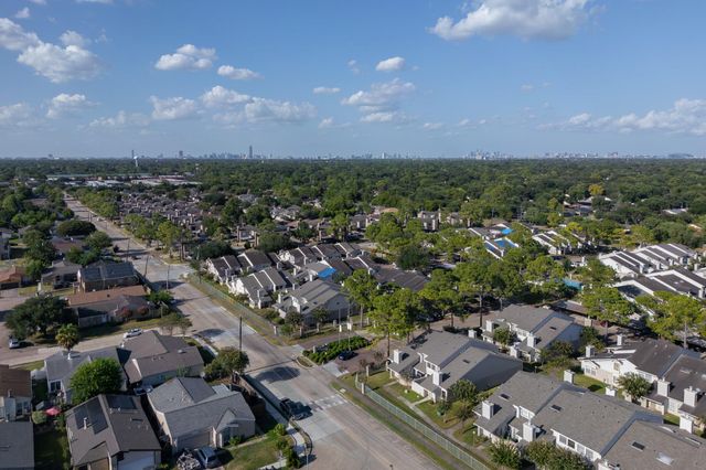 11901 Bob White Drive 16-842, Houston, TX 77035