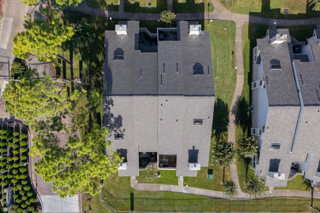 11901 Bob White Drive 16-842, Houston, TX 77035