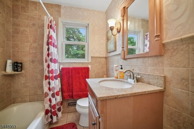 48 Merkel Dr, Bloomfield Twp., NJ 07003