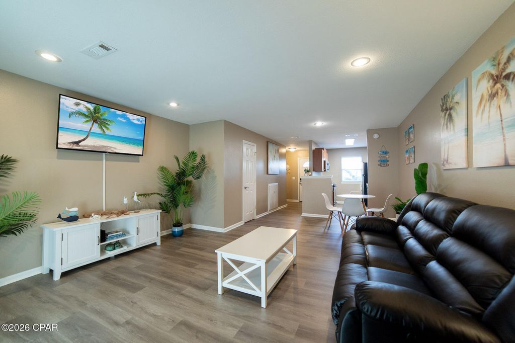 Image 4 of property listing at 6300 Pinetree Avenue, Panama City Beach, FL 32408
