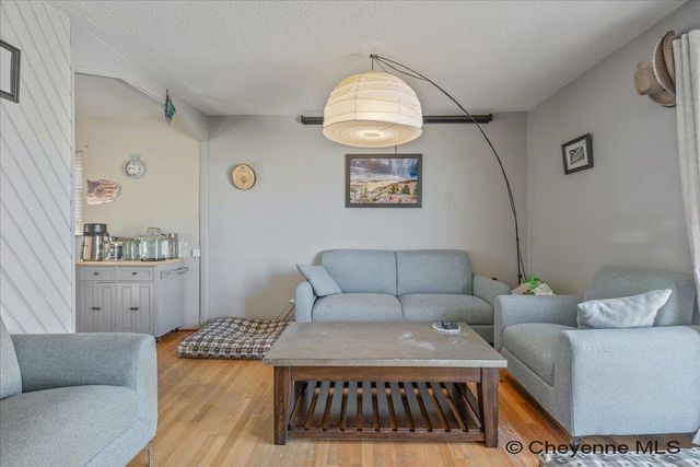 627 CREIGHTON ST, Cheyenne, WY 82009