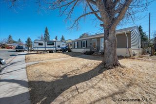 627 CREIGHTON ST, Cheyenne, WY 82009