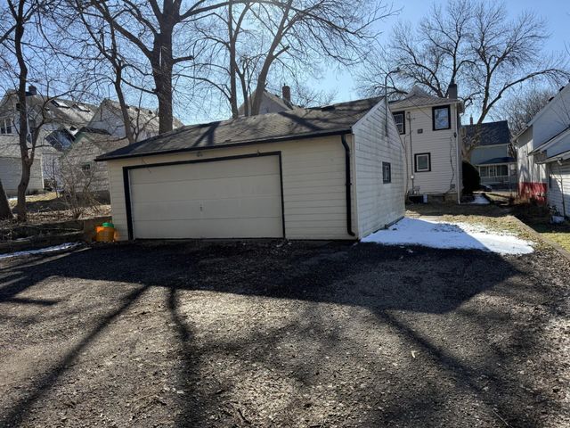 305 Carroll Street, Mankato, MN 56001
