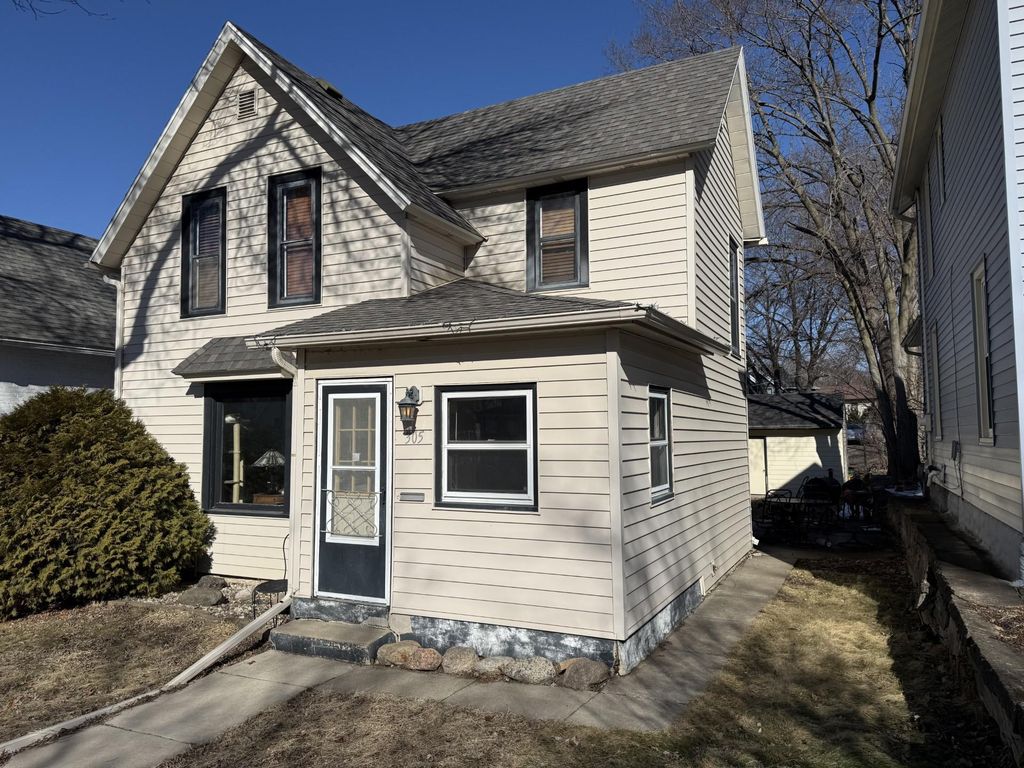 305 Carroll Street, Mankato, MN 56001
