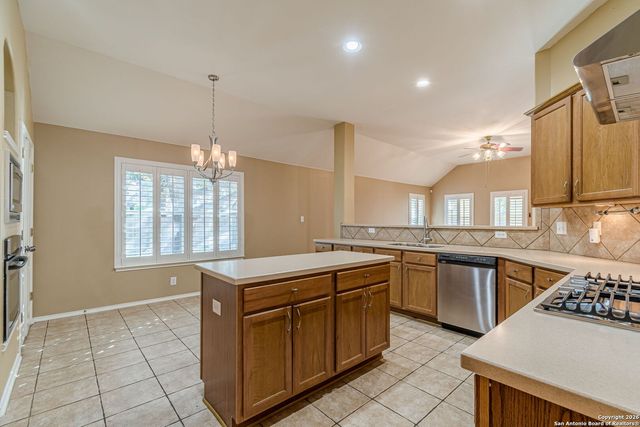 1739 Oakmont, New Braunfels, TX 78132