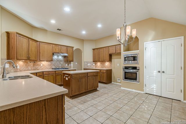 1739 Oakmont, New Braunfels, TX 78132