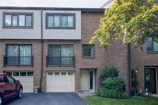 205 Springwater Ct, Moon/crescent Twp, PA 15108