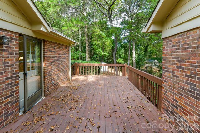 2630 Fernbank Drive, Charlotte, NC 28226