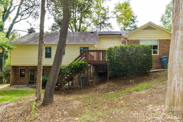 2630 Fernbank Drive, Charlotte, NC 28226