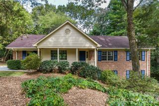 2630 Fernbank Drive, Charlotte, NC 28226