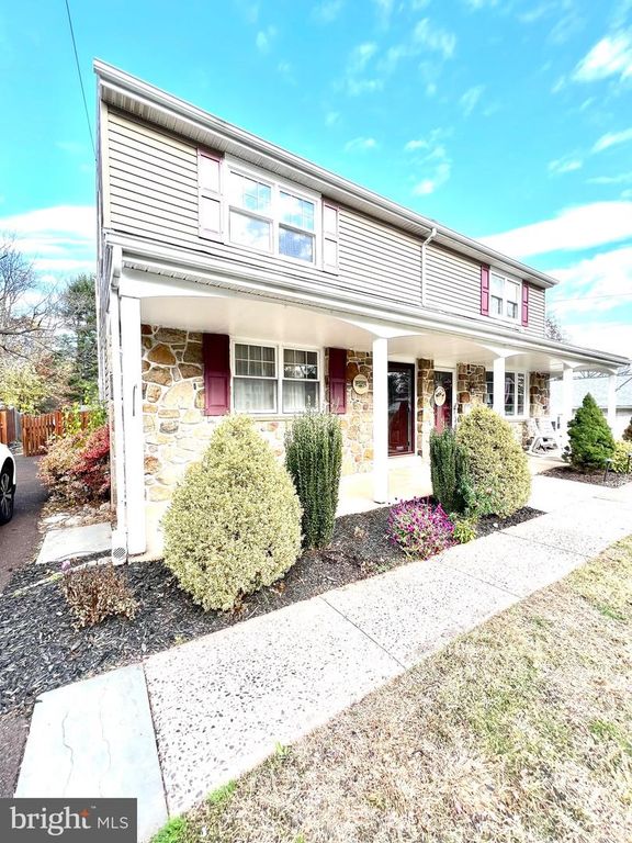 676 S 5TH AVE, Royersford, PA 19468
