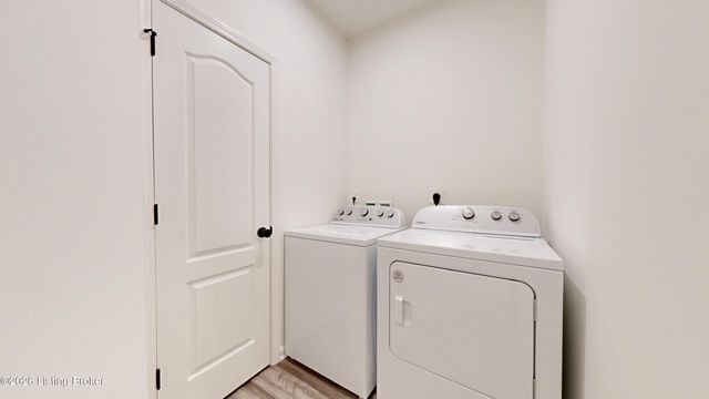 10029 Windcrest Farms Ln, Louisville, KY 40291
