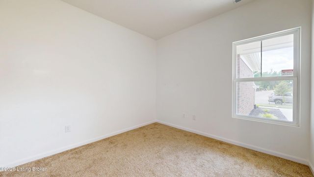 10029 Windcrest Farms Ln, Louisville, KY 40291