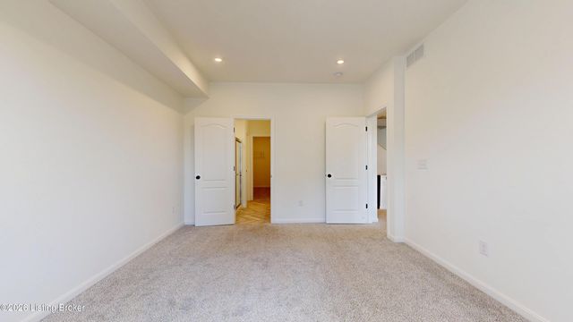 10029 Windcrest Farms Ln, Louisville, KY 40291