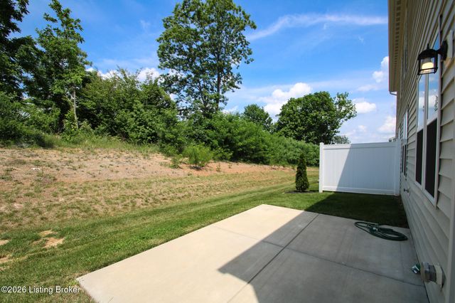 10029 Windcrest Farms Ln, Louisville, KY 40291