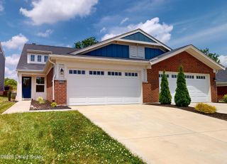 10029 Windcrest Farms Ln, Louisville, KY 40291
