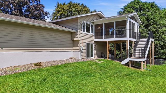 49 14th Avenue SW, New Brighton, MN 55112