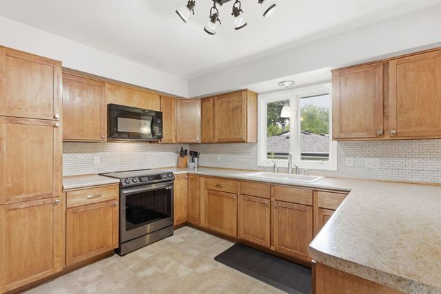 49 14th Avenue SW, New Brighton, MN 55112