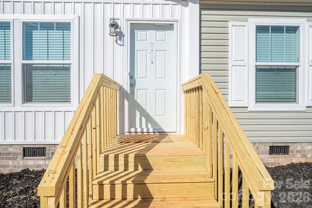 808 W Eagleview Lane, Lawndale, NC 28090