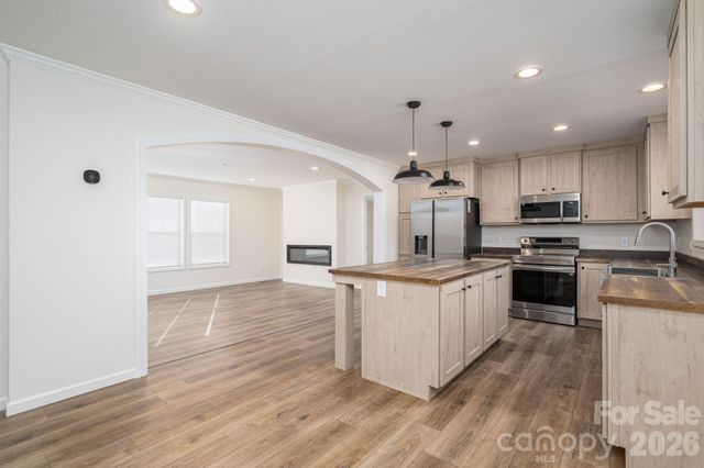 808 W Eagleview Lane, Lawndale, NC 28090