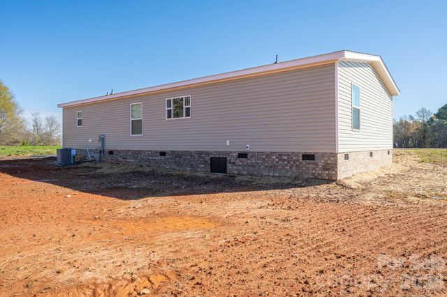 808 W Eagleview Lane, Lawndale, NC 28090