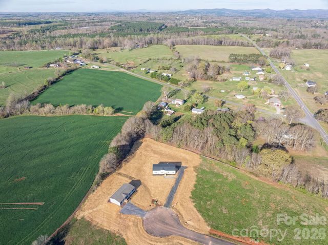 808 W Eagleview Lane, Lawndale, NC 28090