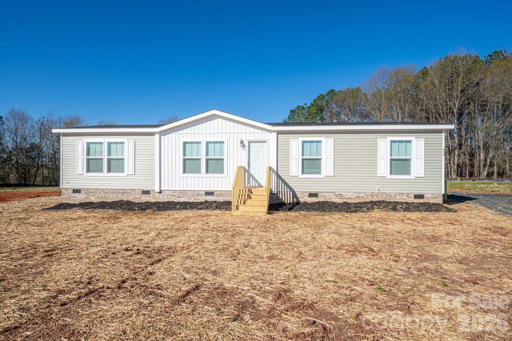 808 W Eagleview Lane, Lawndale, NC 28090