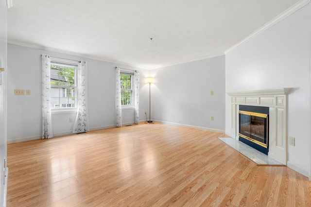 33 Beech Hill Avenue, Manchester, NH 03103