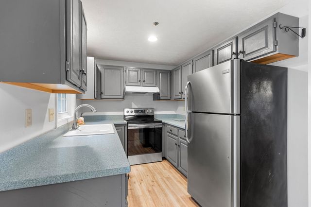 33 Beech Hill Avenue, Manchester, NH 03103