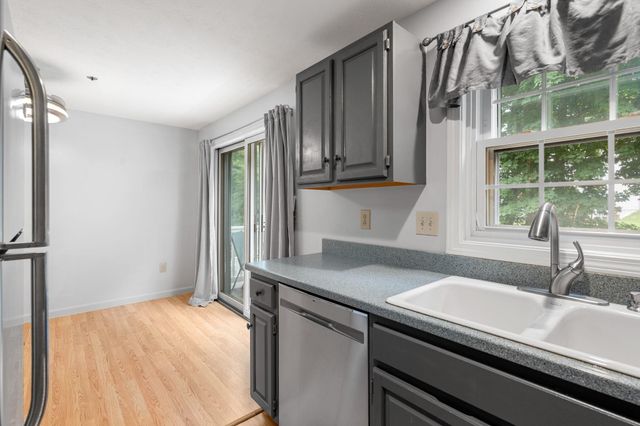 33 Beech Hill Avenue, Manchester, NH 03103