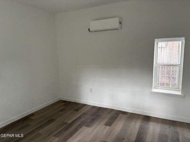 2916 Pera Avenue C, El Paso, TX 79905