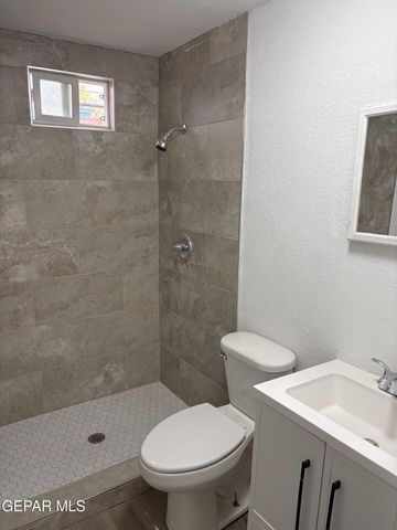 2916 Pera Avenue C, El Paso, TX 79905