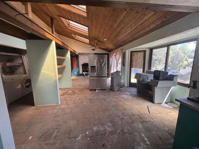 2050 Arboles Place, Escondido, CA 92029