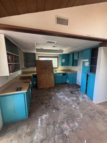 2050 Arboles Place, Escondido, CA 92029