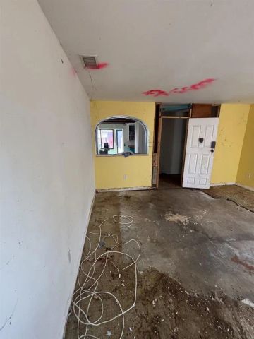 2050 Arboles Place, Escondido, CA 92029