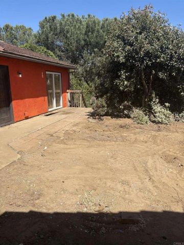 2050 Arboles Place, Escondido, CA 92029