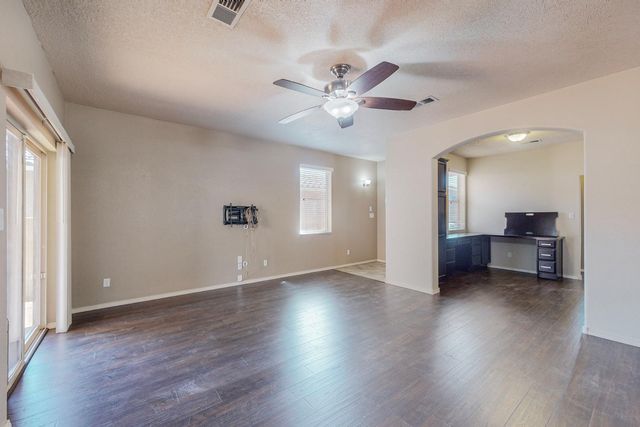 8323 Mock Heather Road NW, Albuquerque, NM 87120