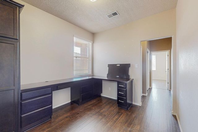 8323 Mock Heather Road NW, Albuquerque, NM 87120