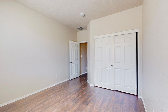 8323 Mock Heather Road NW, Albuquerque, NM 87120
