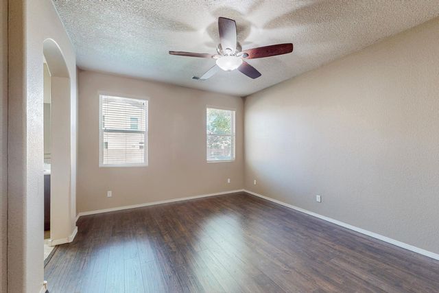 8323 Mock Heather Road NW, Albuquerque, NM 87120