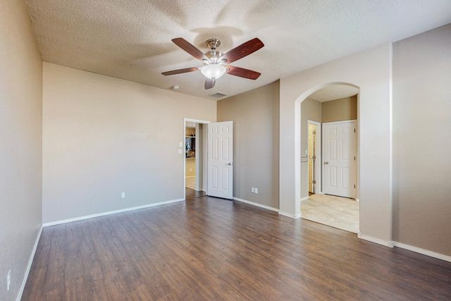 8323 Mock Heather Road NW, Albuquerque, NM 87120