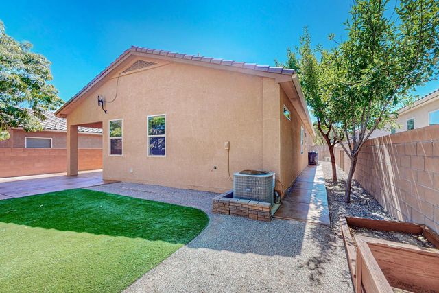 8323 Mock Heather Road NW, Albuquerque, NM 87120