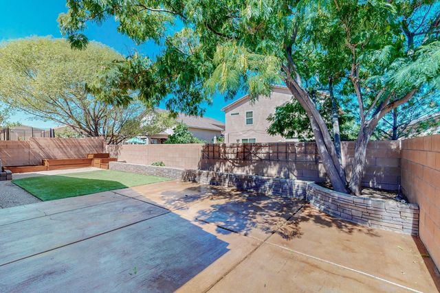 8323 Mock Heather Road NW, Albuquerque, NM 87120