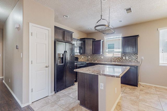 8323 Mock Heather Road NW, Albuquerque, NM 87120