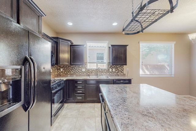 8323 Mock Heather Road NW, Albuquerque, NM 87120