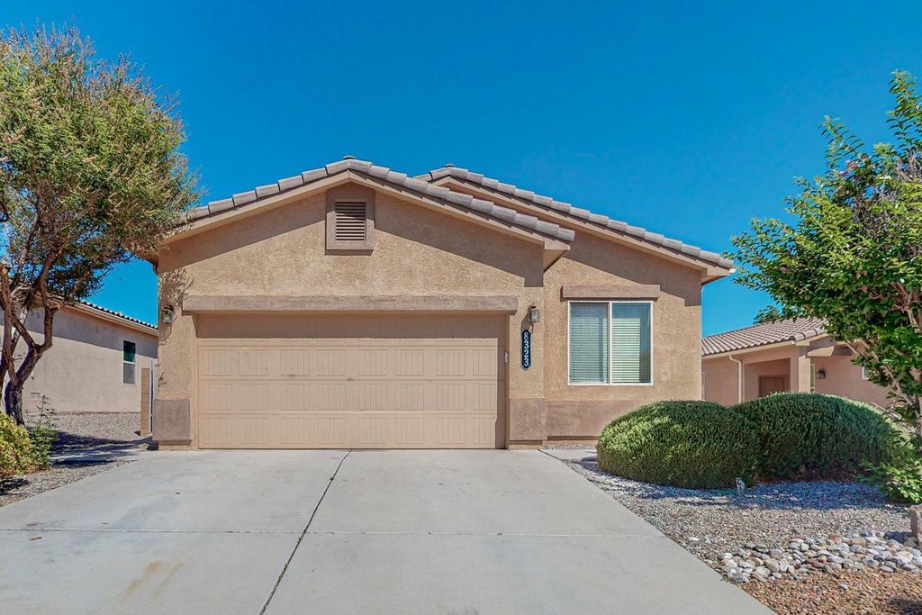 8323 Mock Heather Road NW, Albuquerque, NM 87120