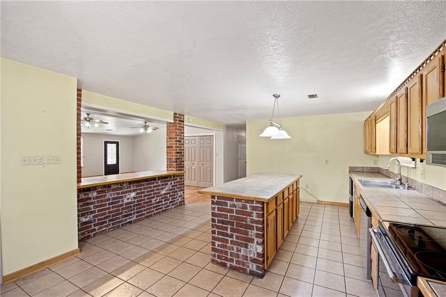 655 Charton Road, Morrilton, AR 72110