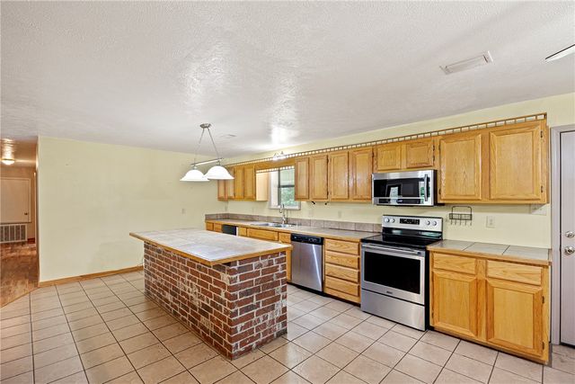 655 Charton Road, Morrilton, AR 72110