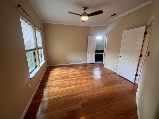 1038 E 43rd ST B, Austin, TX 78751