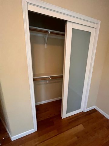 1038 E 43rd ST B, Austin, TX 78751